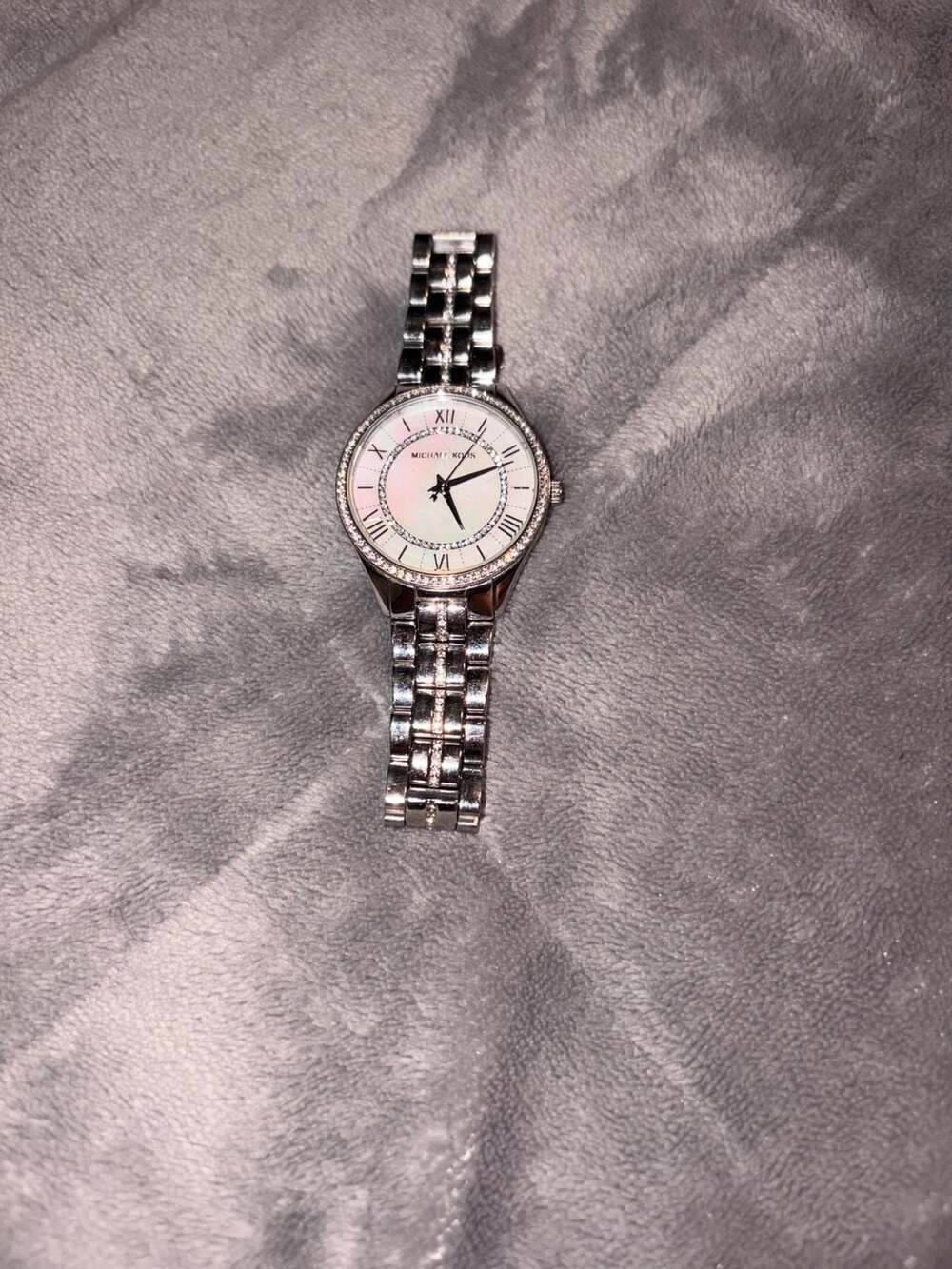 Michael Kors Lauryn MK3900 Women's Silver-Tone Stainless Crystal Pave Watch - Picture 5 of 5